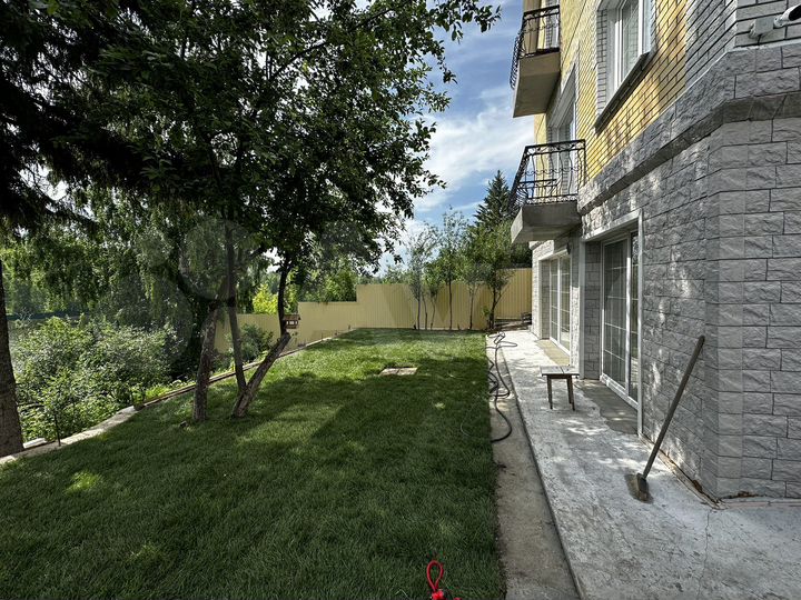 Дом 168,8 м² на участке 6,1 сот.