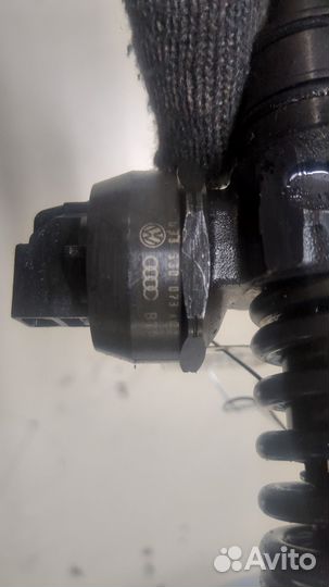 Форсунка топливная Volkswagen Caddy