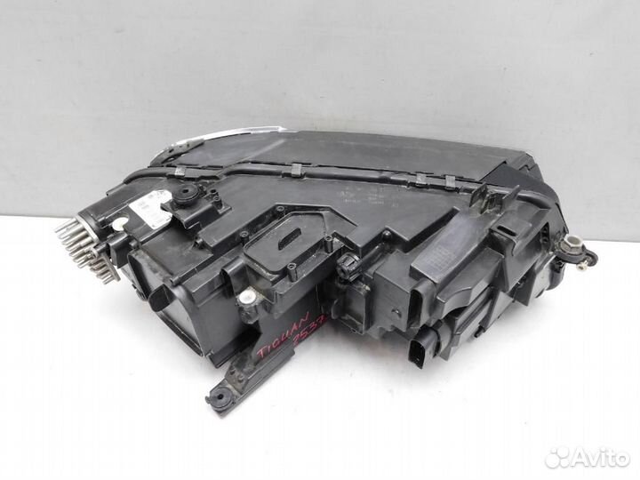 Фара левая Volkswagen Tiguan