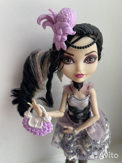 Эвер Афтер Хай Дачес Свон