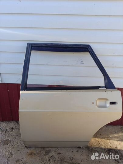 Дверь задняя правая 2109