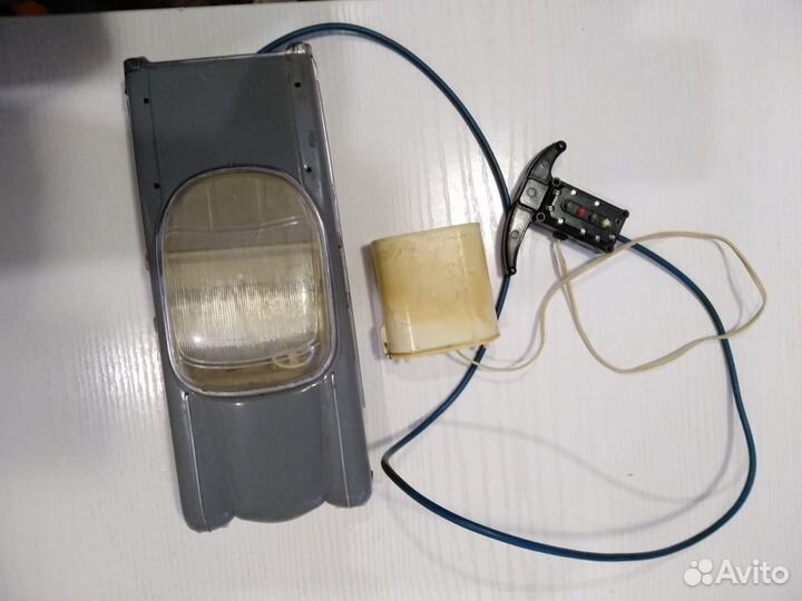 Игрушечная машина кадиллак