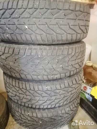 Продам комплект колес