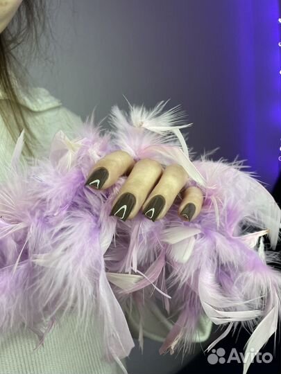 Креативный маникюр, педикюр, брови в центре