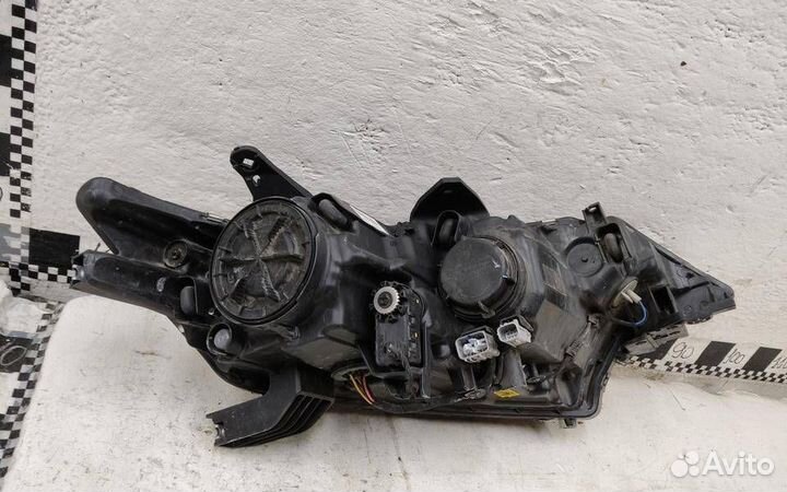 Фара левая Mitsubishi Outlander