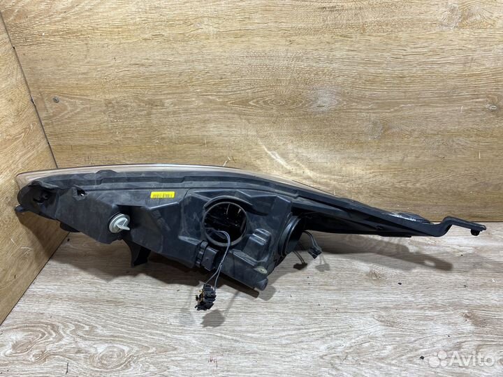 Фара правая Ford Fiesta 6 рестайлинг 142469