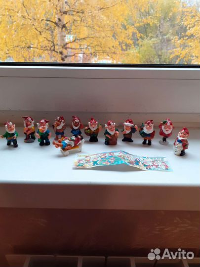 12 месяцев гномы из Киндер сюрприза из Европы. 90е