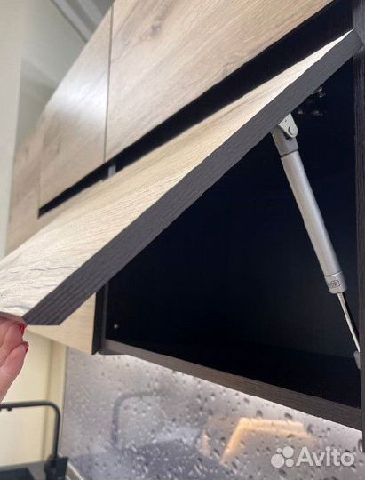 Кухонный гарнитур 2 метра с цельной столешницей