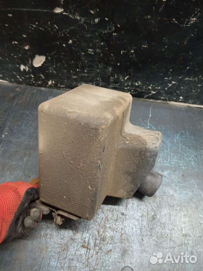 Резонатор воздушного фильтра Kia Spectra