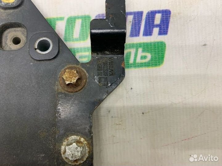 Кронштейн Opel Astra H Z16XER 2006