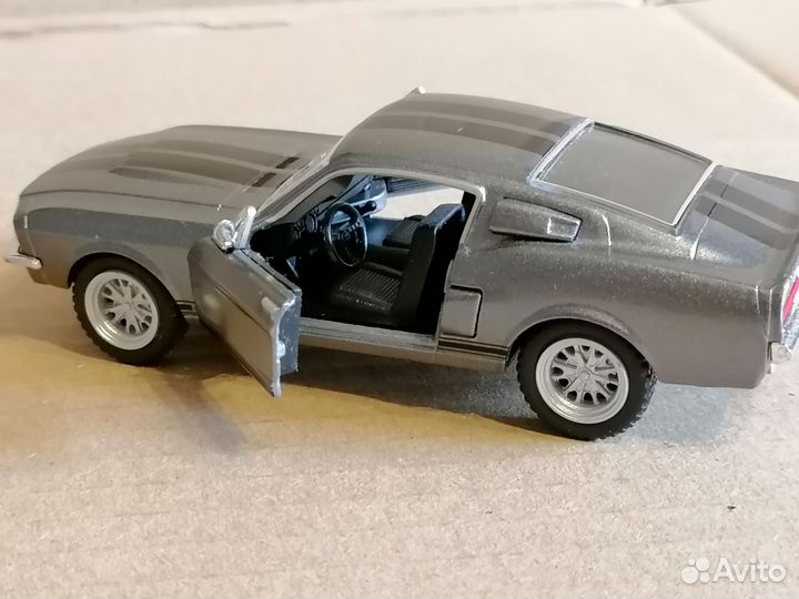 Масштабная модель автомобиля 1967 Shelby GT-500