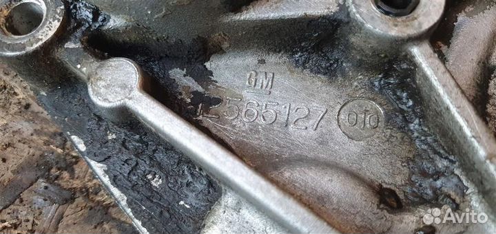 Крышка двигателя передняя Cadillac SRX 1 2003-2009