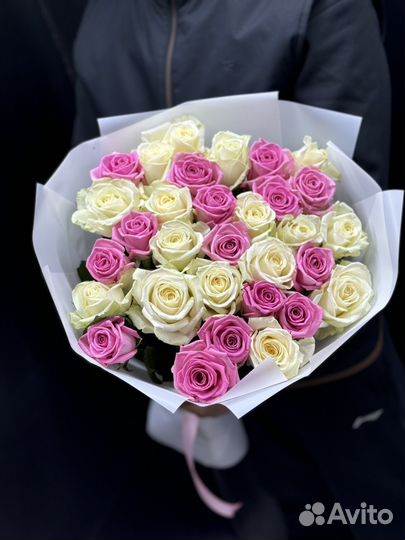 Арт:777913 Букет из роз микс с доставк