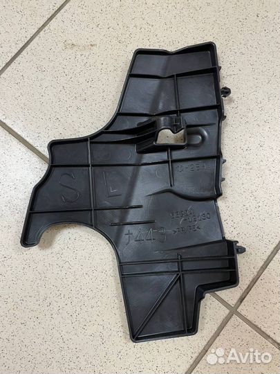 Дефлектор радиатора левый Toyota Corolla