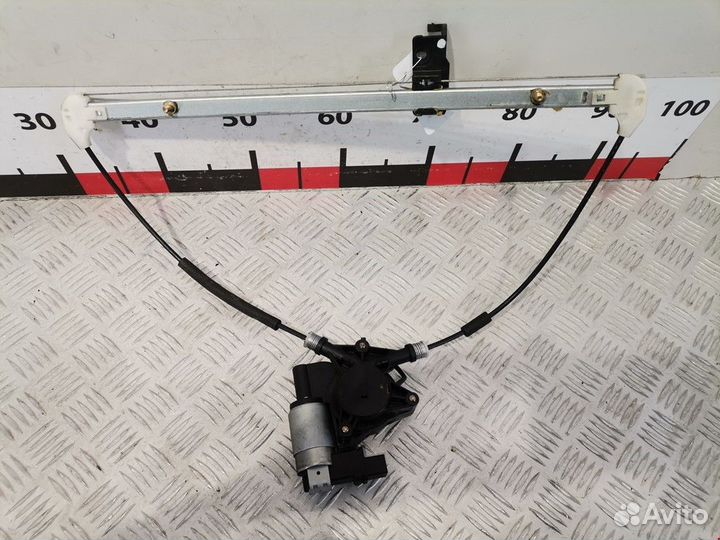 Стеклоподъемник электрический задний правый Mazda