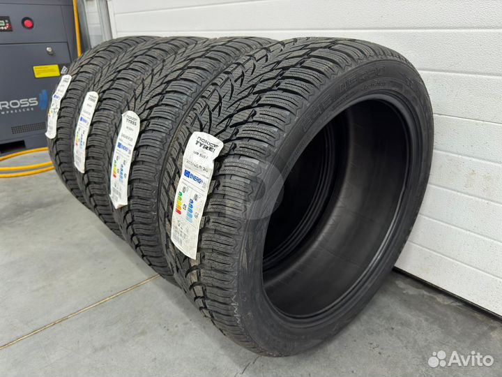 Nokian Tyres WR SUV 4 245/45 R20 103V