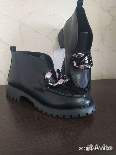 Ботинки новые, разные модели