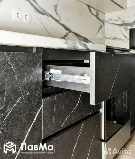 Кухонные гарнитуры в Пластике угловые на заказ 65