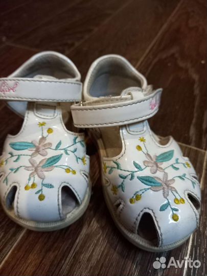 Босоножки для девочки