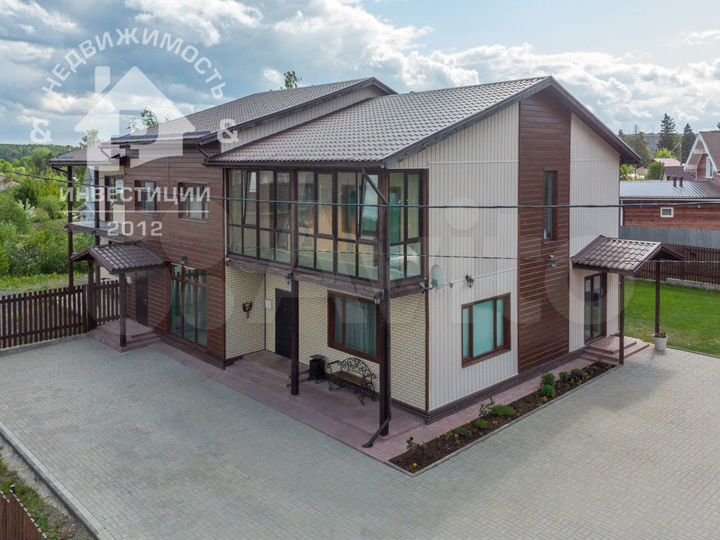Таунхаус 237,6 м² на участке 9 сот.