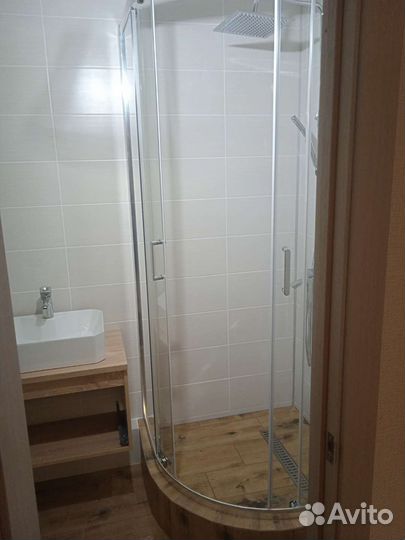 Поклейка обоев, укладка плитки