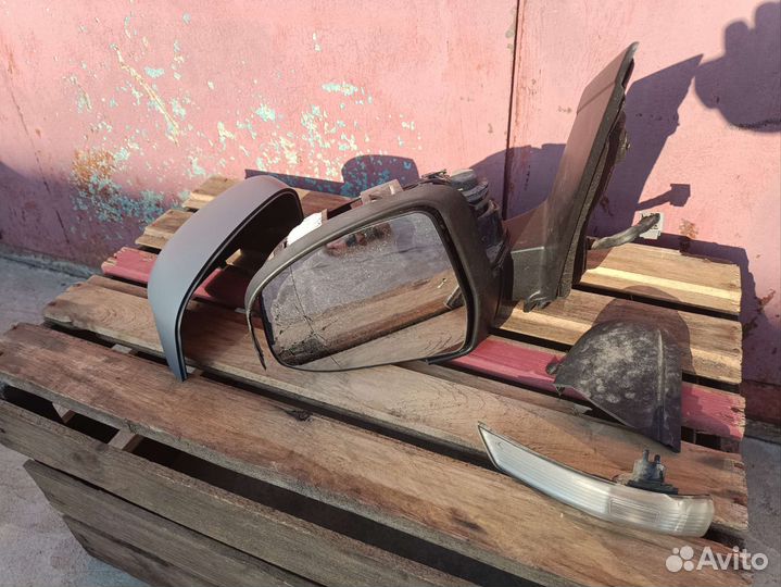 Зеркало левое Фокус 2009