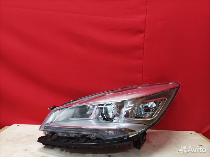 Фара левая Ford Kuga 2 цбс 2012