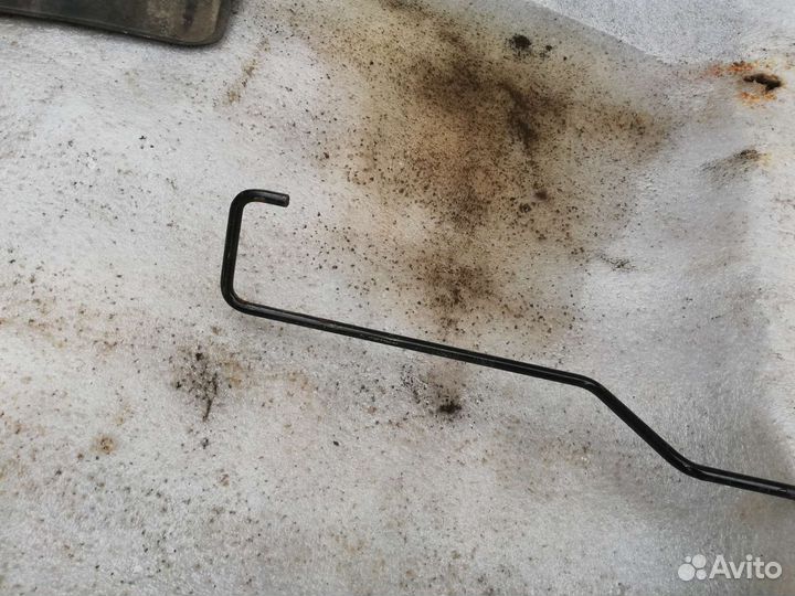 Торсионы багажника Джили Эмгранд EC-7