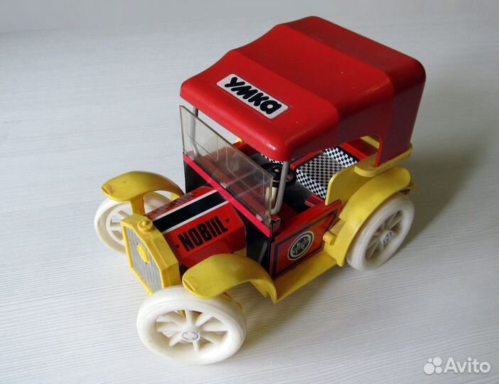 Машинка-игрушка советская СССР с электроприводом