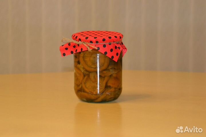 Соленые грибы-рыжики,грузди,белые,маслята, опята