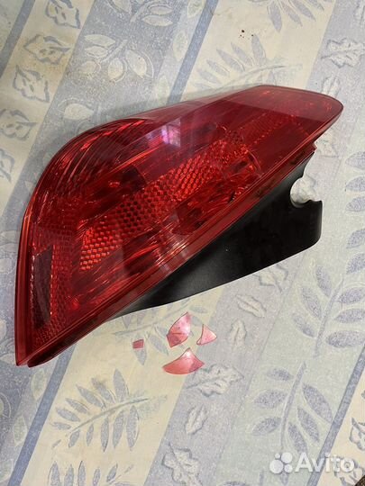 Фонарь задний левый peugeot 308