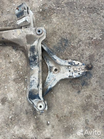 Подрамник на ауди 80 Audi 80