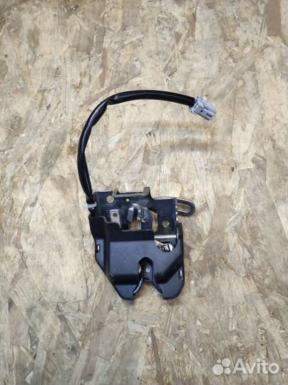 Замок крышки багажника Honda Civic 4D 8 кузов