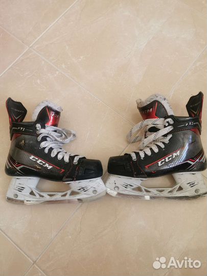 Коньки хоккейные CCM Ft1 4EE