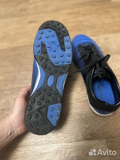 Футбольные бутсы