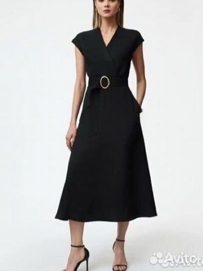 Платье charuel 44