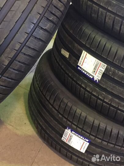 Michelin Pilot Sport 4 SUV 275/45 R21
