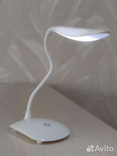 Лампа настольная