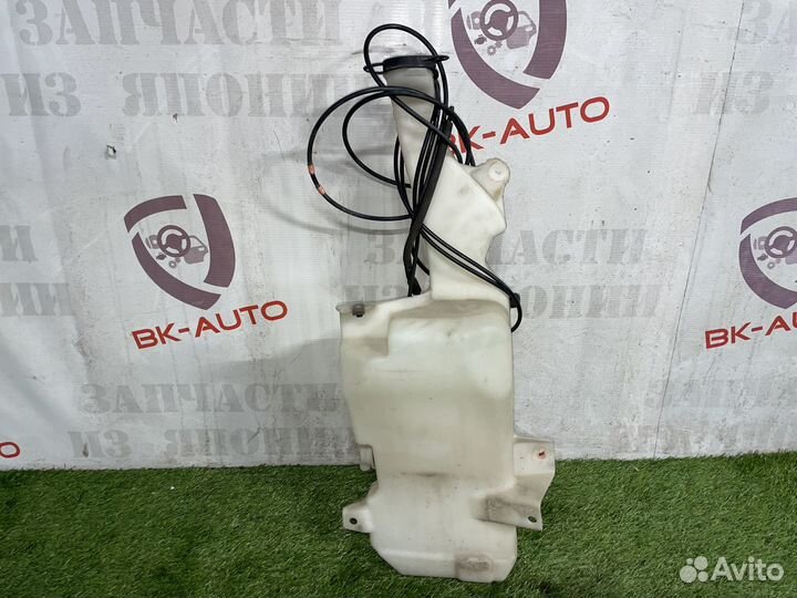 Бачок стеклоомывателя Cadillac Escalade GMT900