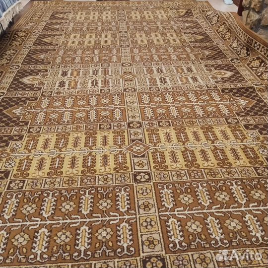 Ковер шерстяной