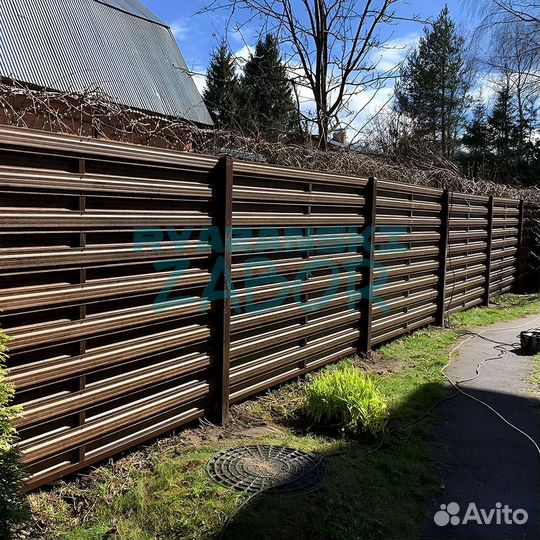 Горизонтальный забор из штакетника в Старожилово