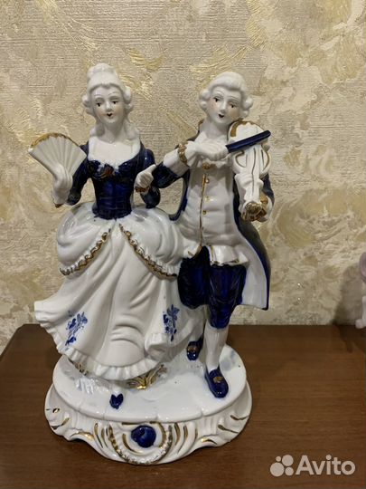 Фарфоровая статуэтка
