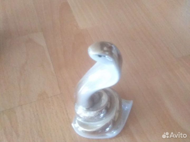 Фарфоровые статуэтки,лошадь продана