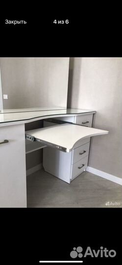 Туалетный столик с зеркалом и подсветкой