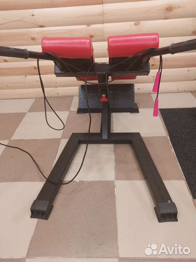 Тренажер для гиперэкстензии