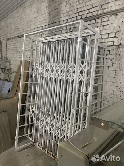 Решетка на входную дверь