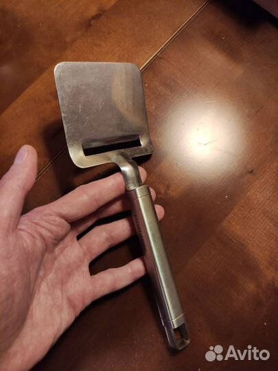 Нож-лопатка для сервировки сыра