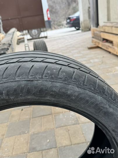 Bridgestone Alenza 001 245/45 R20