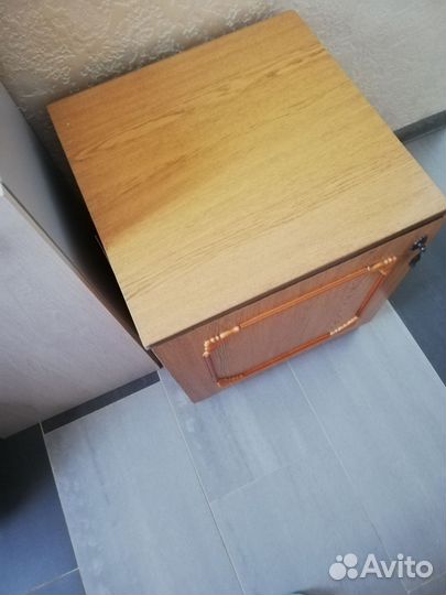 Тумба прикроватная
