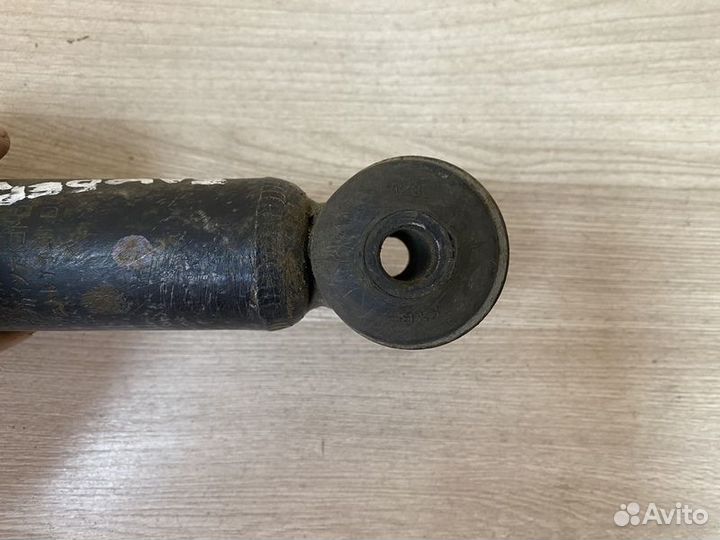 Амортизатор задний Mitsubishi Airtrek с2001-2005г